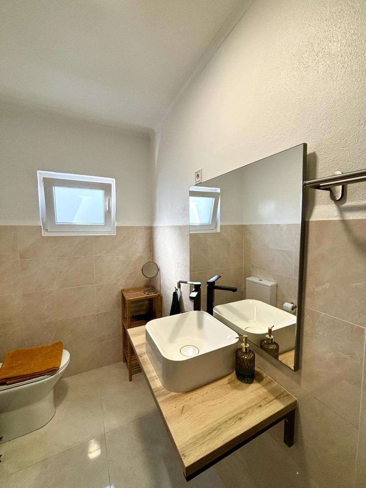 Pine & Apple Beach House Colares Luaran gambar