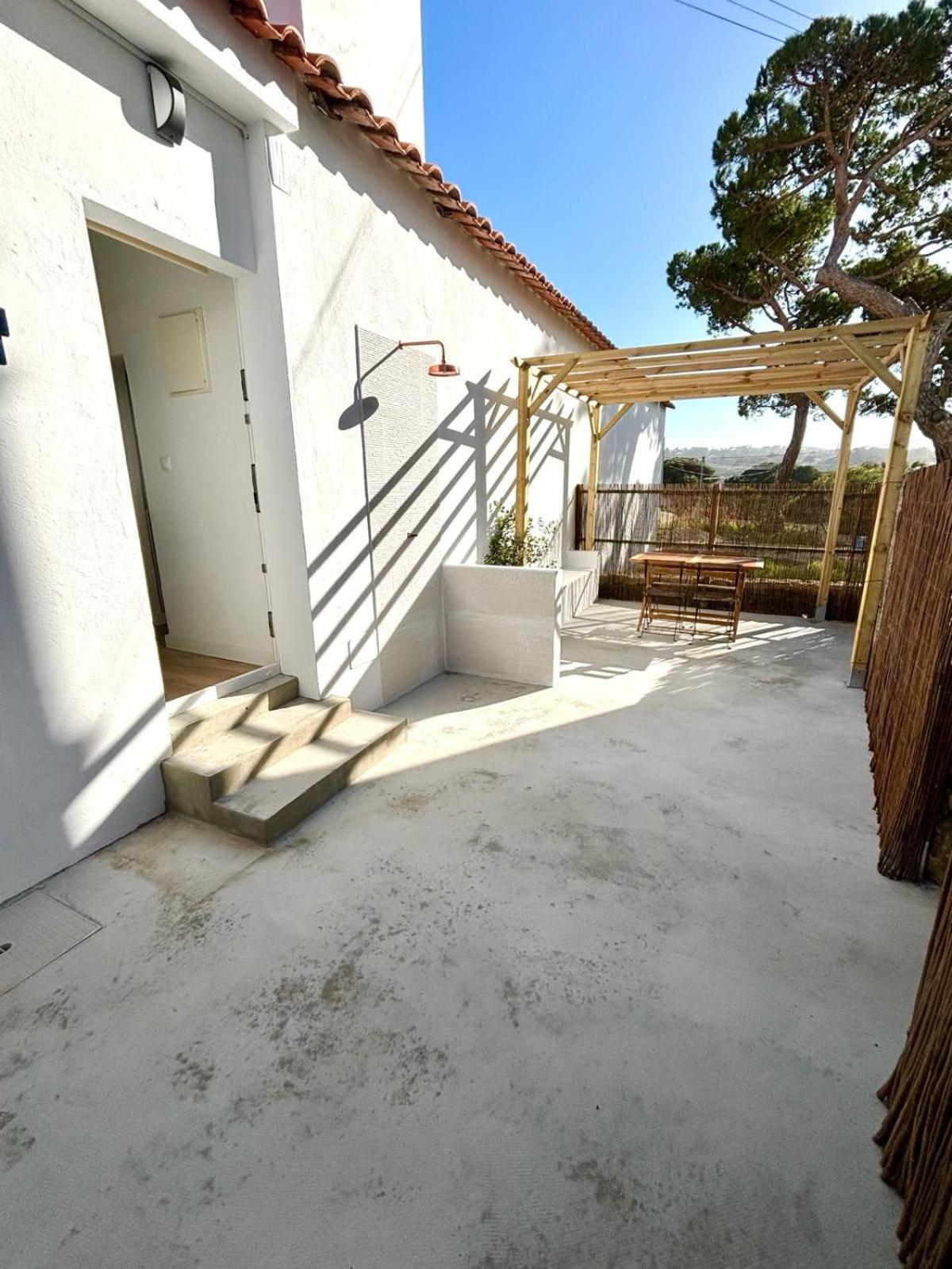 Pine & Apple Beach House Colares Luaran gambar